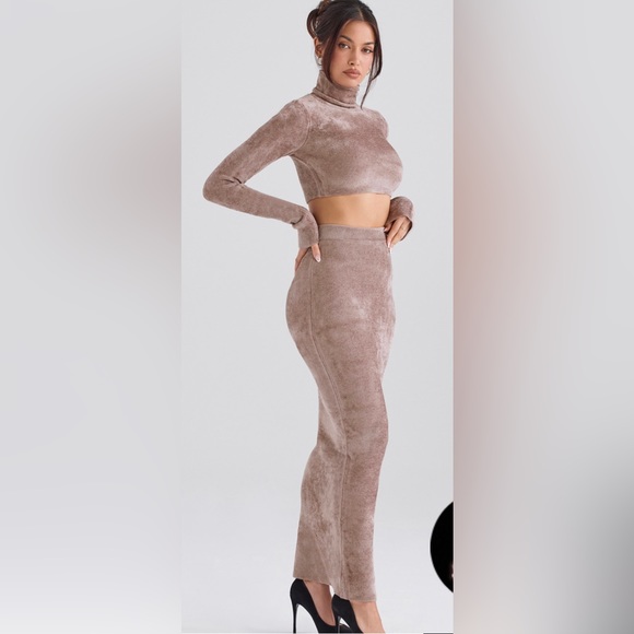 House of CB ROSE CHENILLE MAXI SKIRT & Cropped top brand new! - Picture 4 of 5